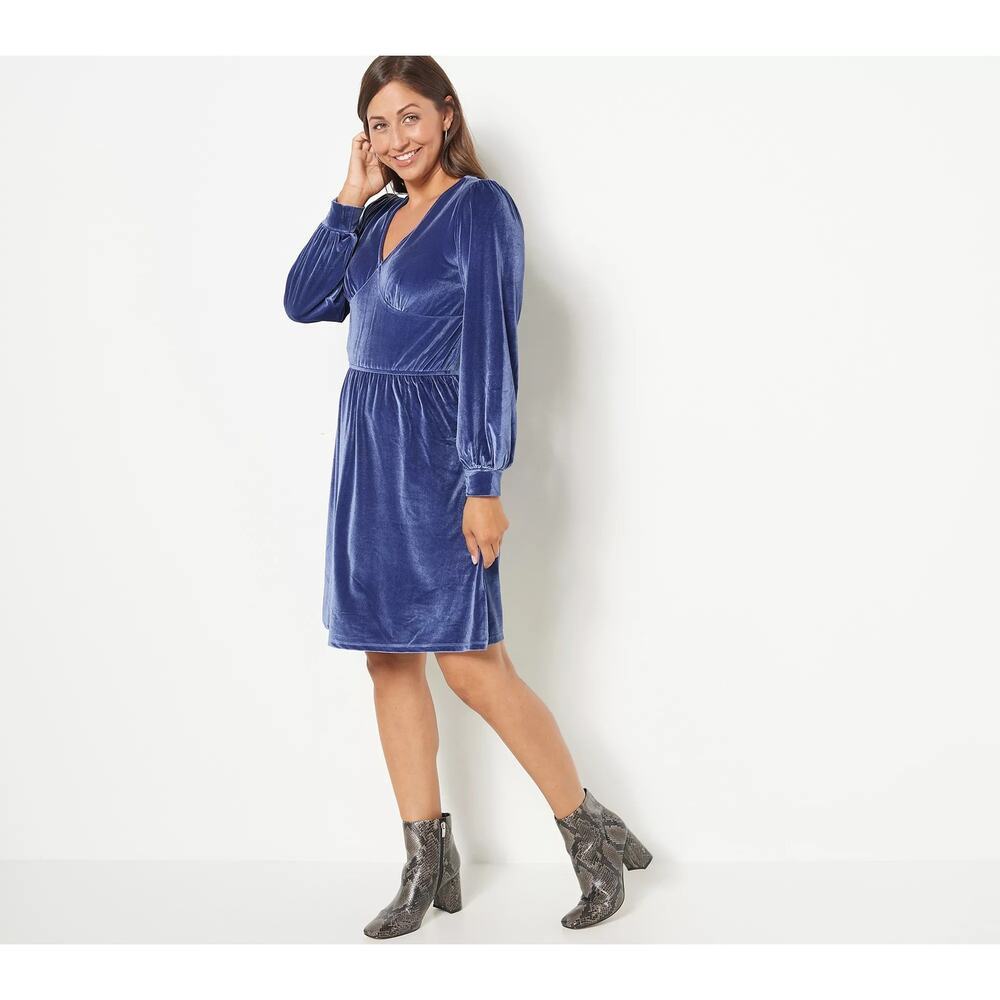 CANDACE CAMERON BURE blue velvet dress xsp